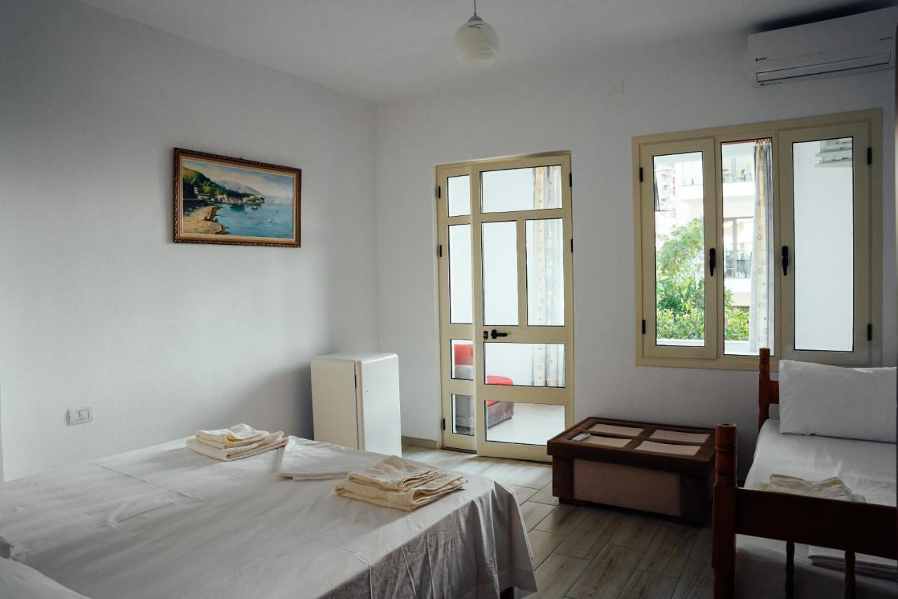 Rei'S Place Vlorë Buitenkant foto