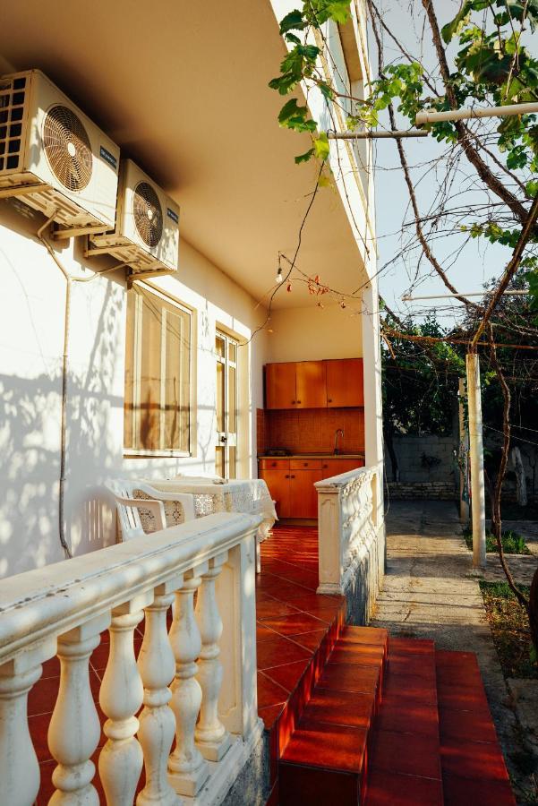 Rei'S Place Vlorë Buitenkant foto