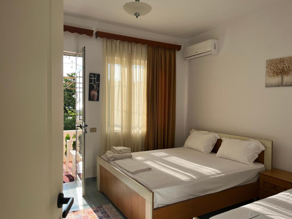 Rei'S Place Vlorë Buitenkant foto