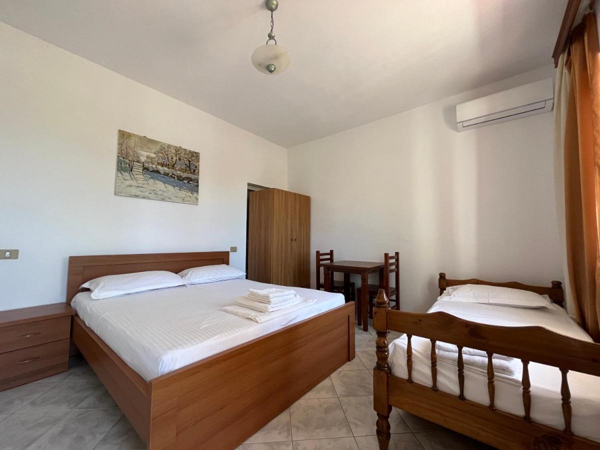 Rei'S Place Vlorë Buitenkant foto