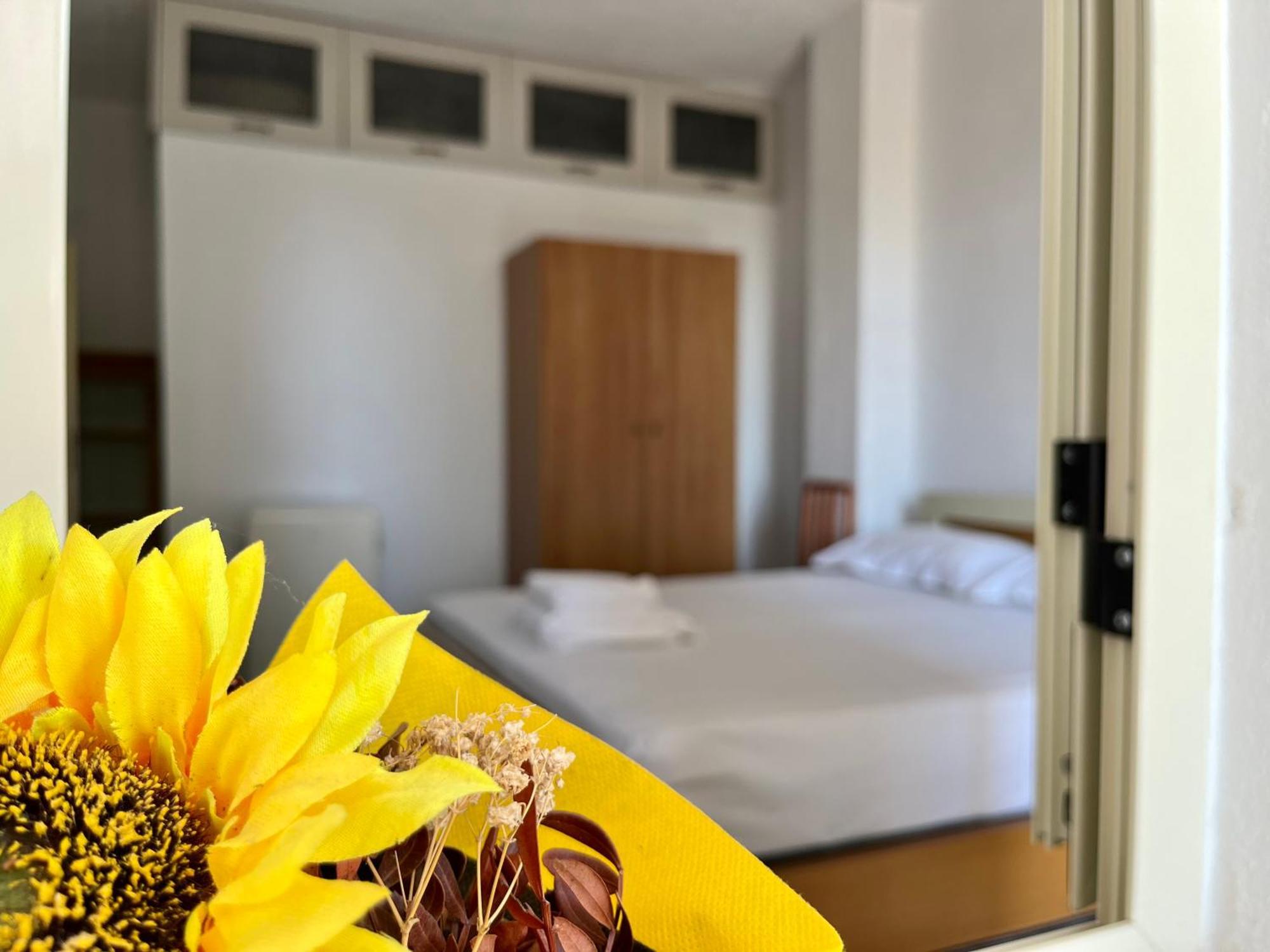 Rei'S Place Vlorë Buitenkant foto