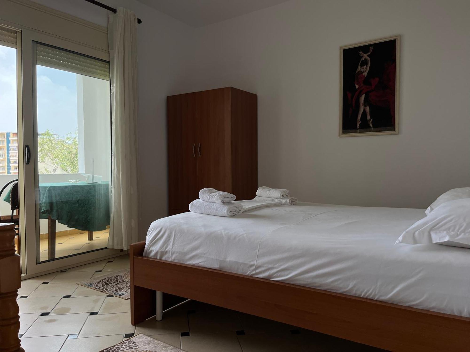 Rei'S Place Vlorë Buitenkant foto