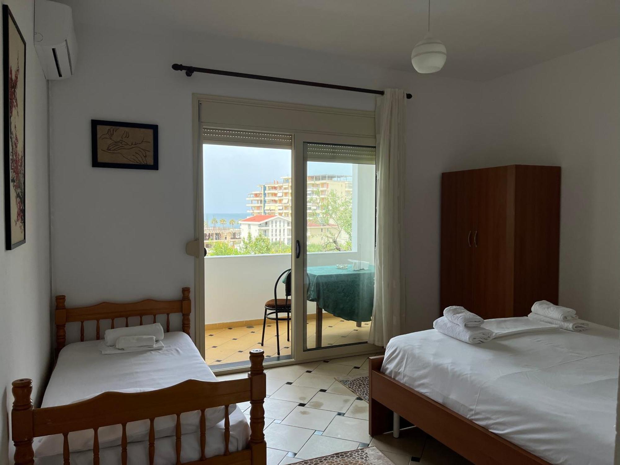 Rei'S Place Vlorë Buitenkant foto