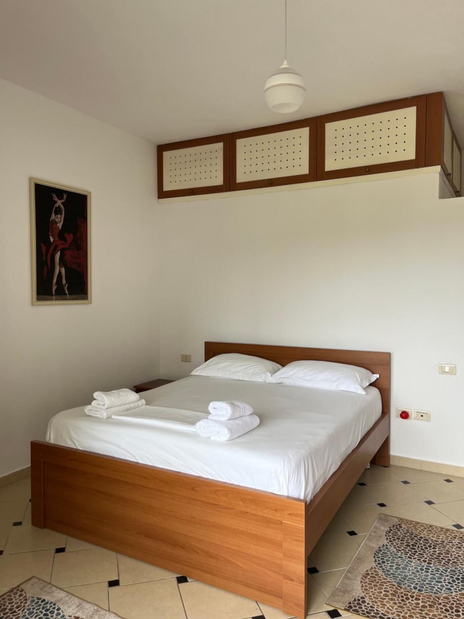 Rei'S Place Vlorë Buitenkant foto